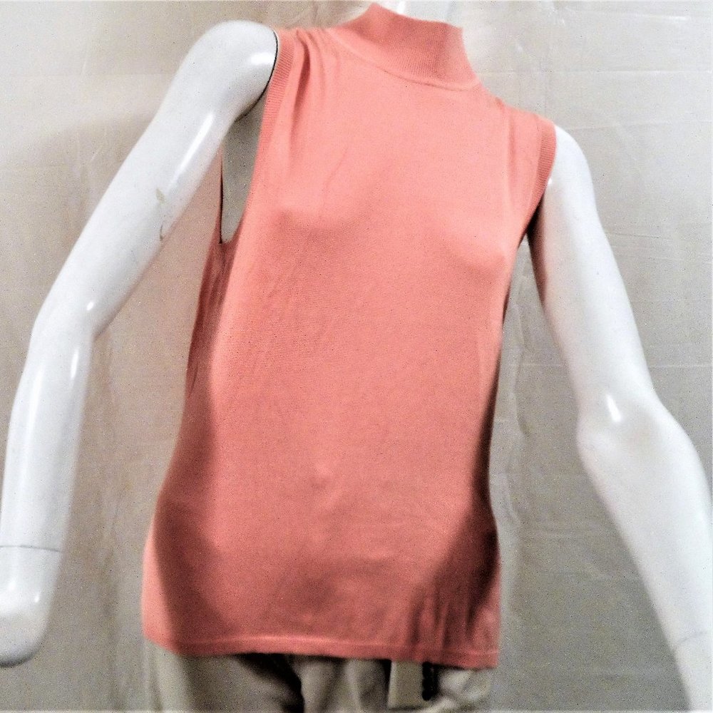 BEUTLER SWEATER NWOT IN POLYESTER